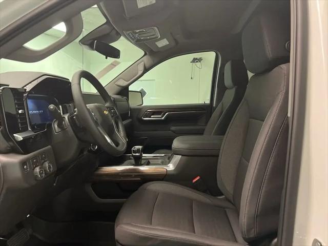 2026 Chevrolet Silverado 1500 4WD Crew Cab Standard Bed LT