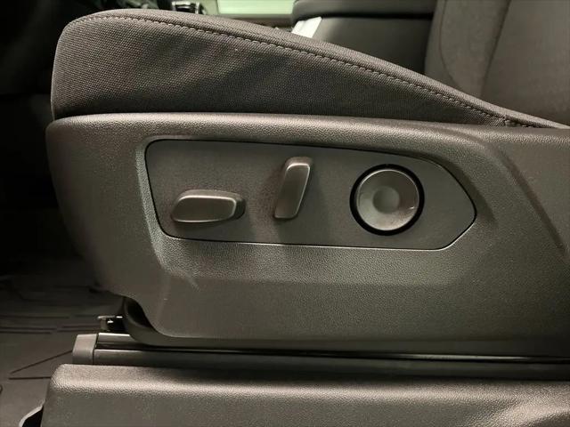 2026 Chevrolet Silverado 1500 4WD Crew Cab Standard Bed LT