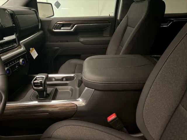 2026 Chevrolet Silverado 1500 4WD Crew Cab Standard Bed LT