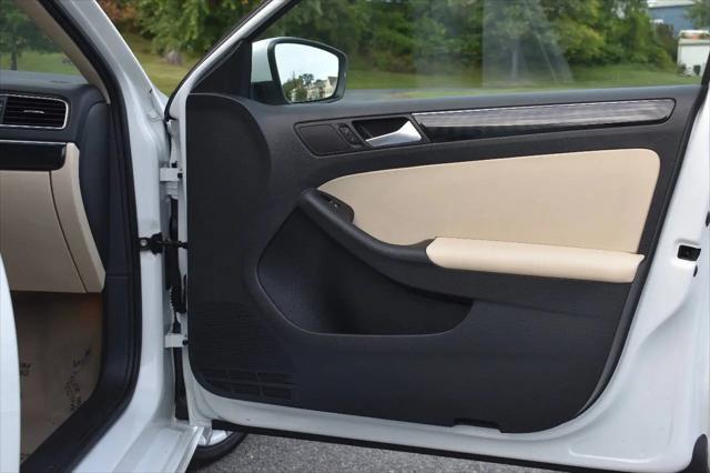 2016 Volkswagen Jetta 1.8T SEL