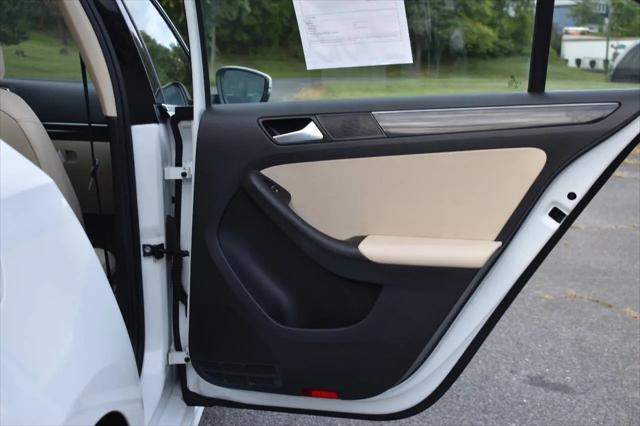 2016 Volkswagen Jetta 1.8T SEL