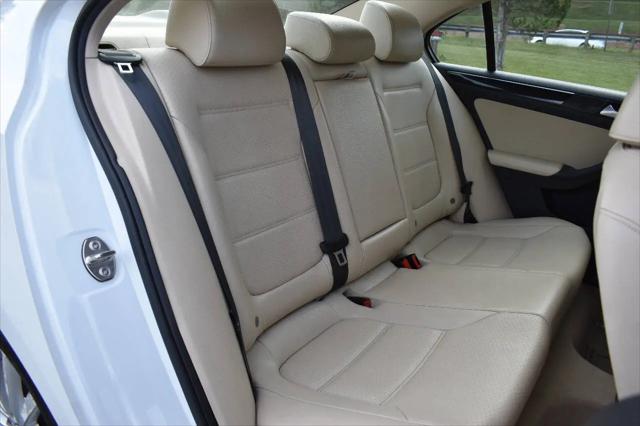 2016 Volkswagen Jetta 1.8T SEL
