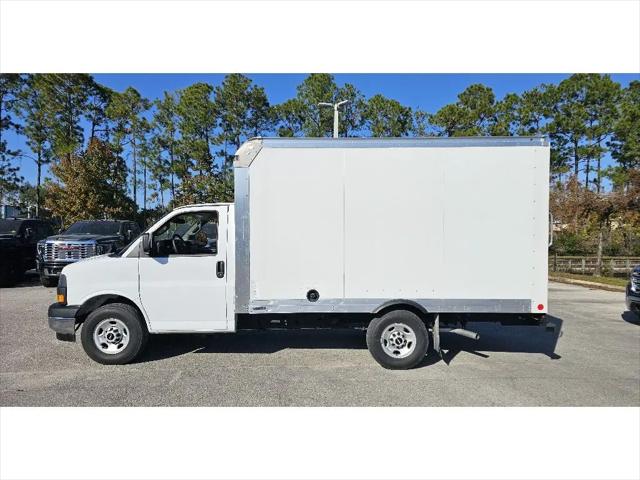 2025 GMC Savana Cutaway Work Van