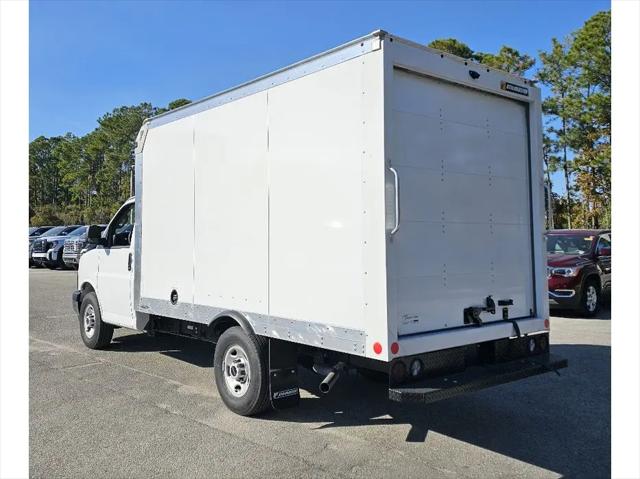 2025 GMC Savana Cutaway Work Van