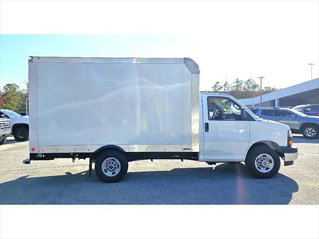 2025 GMC Savana Cutaway Work Van