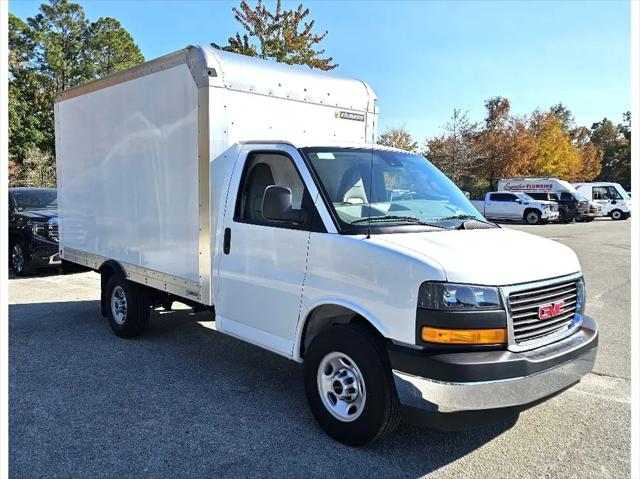2025 GMC Savana Cutaway Work Van