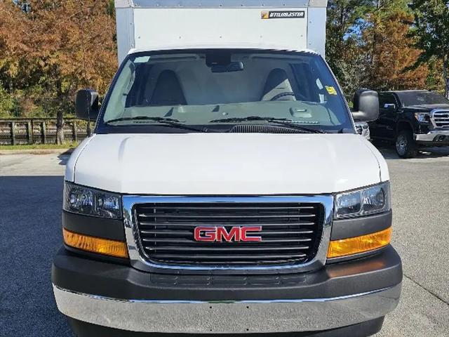 2025 GMC Savana Cutaway Work Van