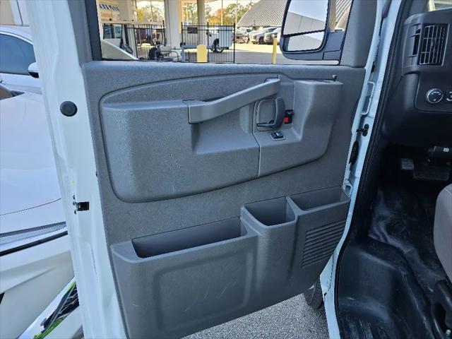 2025 GMC Savana Cutaway Work Van