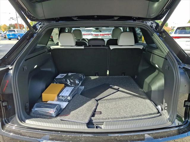 2026 Volkswagen Atlas Cross Sport SEL Premium R-Line