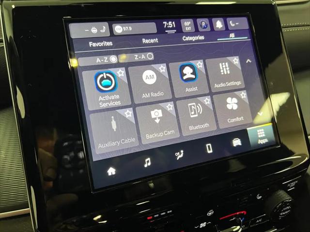 2025 Jeep Grand Cherokee Laredo 4x2