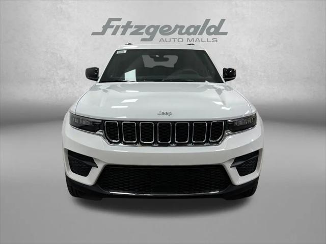 2025 Jeep Grand Cherokee Laredo 4x2