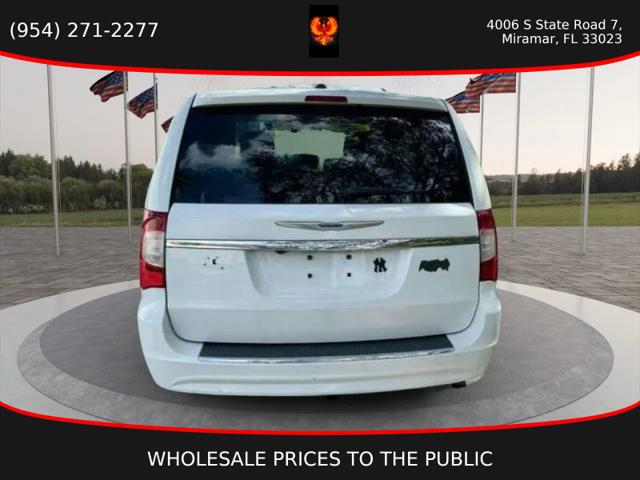 2014 Chrysler Town & Country Touring