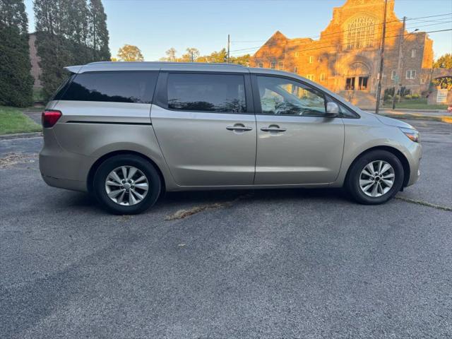 2016 Kia Sedona LX