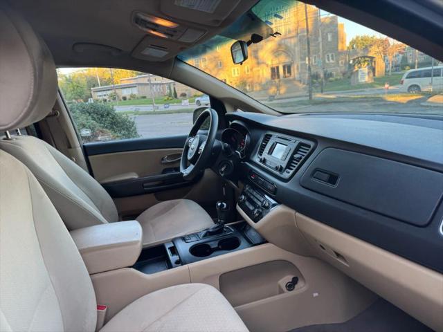 2016 Kia Sedona LX