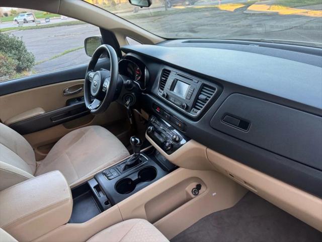 2016 Kia Sedona LX