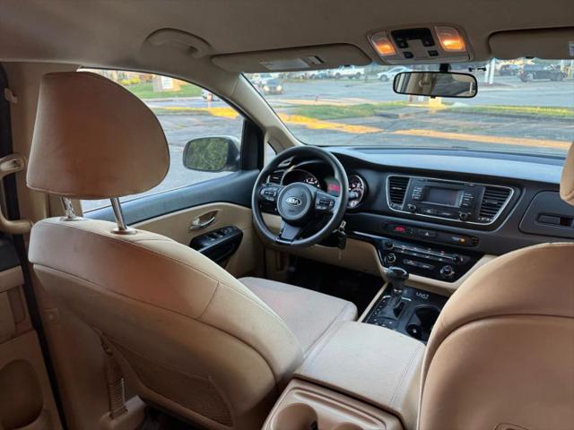 2016 Kia Sedona LX