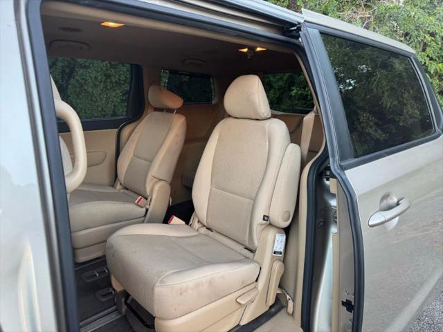 2016 Kia Sedona LX