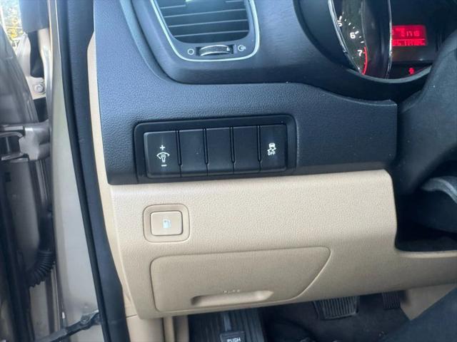 2016 Kia Sedona LX