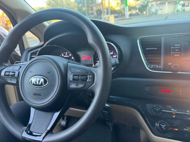 2016 Kia Sedona LX
