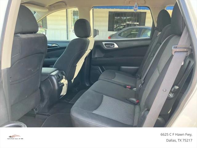 2017 Nissan Pathfinder SV