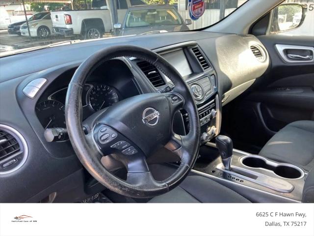 2017 Nissan Pathfinder SV