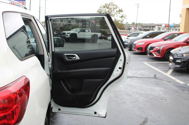 2020 Nissan Pathfinder SL 2WD