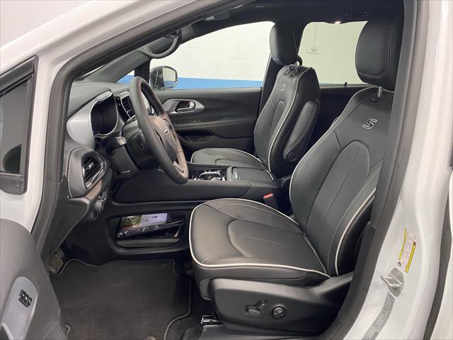 2026 Chrysler Pacifica Limited AWD