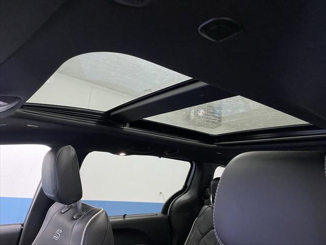 2026 Chrysler Pacifica Limited AWD