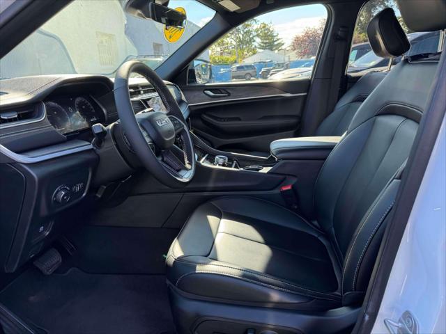 2025 Jeep Grand Cherokee L Limited 4x4