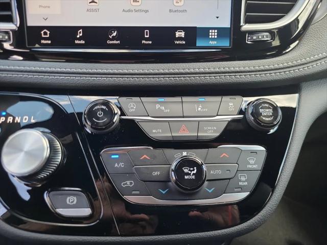 2026 Chrysler Pacifica Select AWD