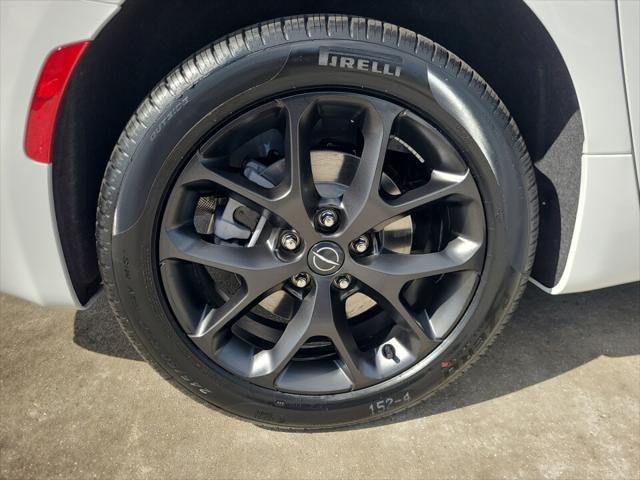 2026 Chrysler Pacifica Select AWD
