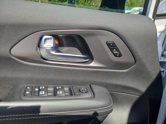 2026 Chrysler Pacifica Select AWD