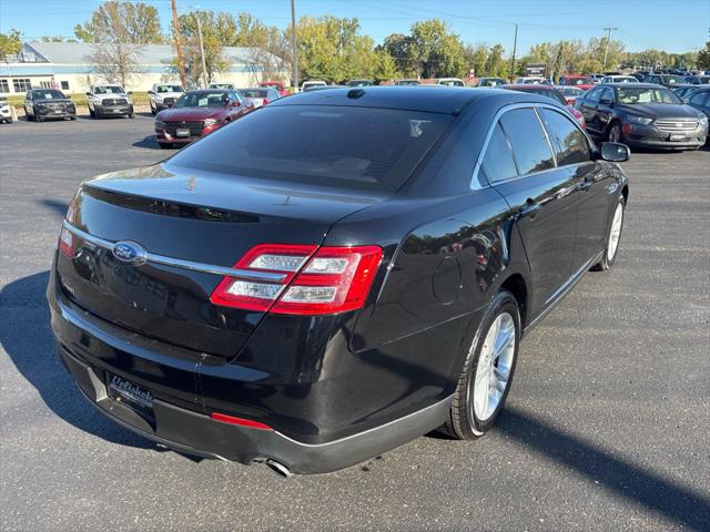 2016 Ford Taurus SE