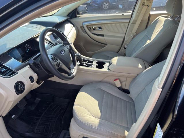 2016 Ford Taurus SE