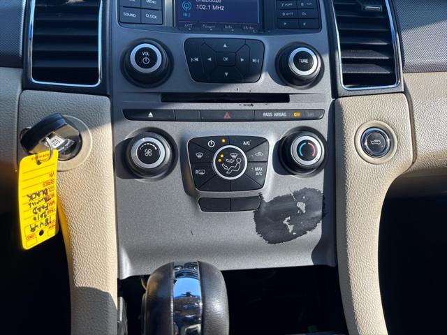 2016 Ford Taurus SE