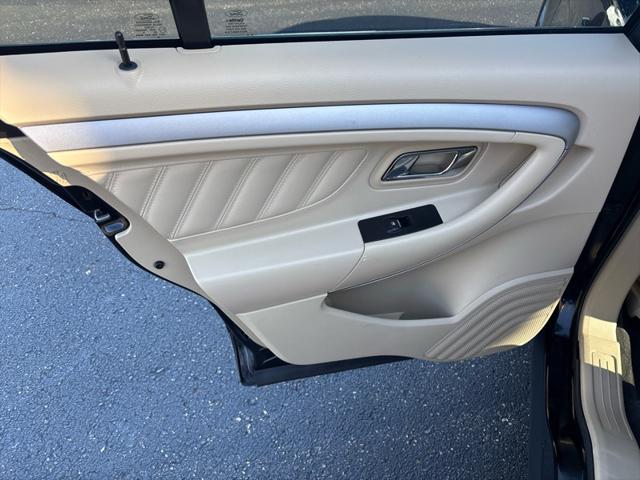 2016 Ford Taurus SE