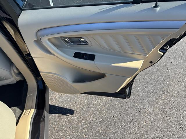 2016 Ford Taurus SE