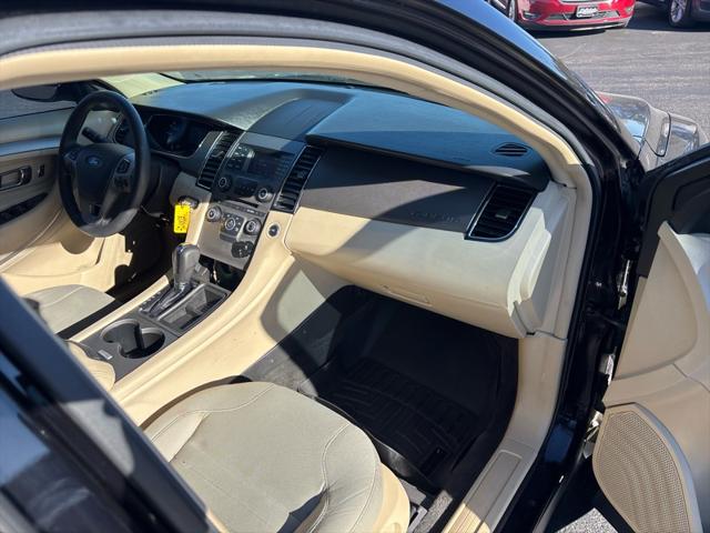 2016 Ford Taurus SE