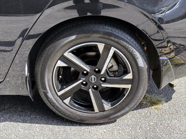 2025 Nissan Sentra SV [9]