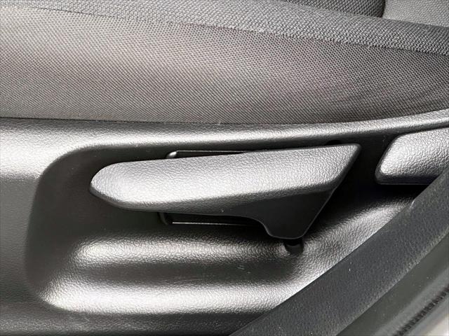 2022 Toyota Corolla LE [13]