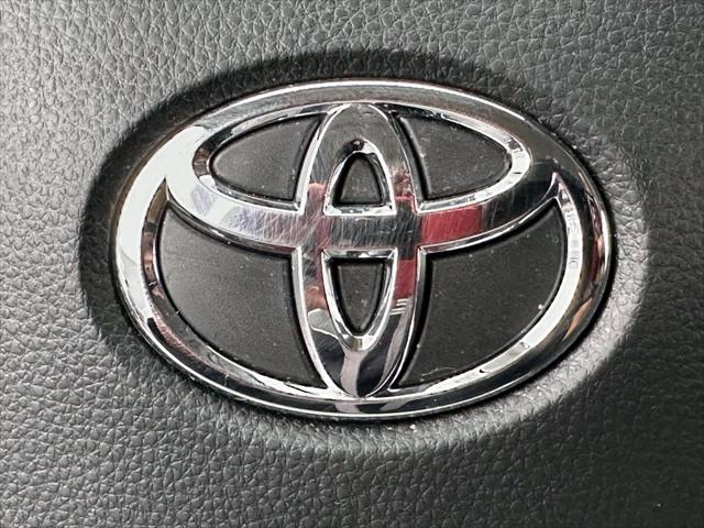 2022 Toyota Corolla LE [23]