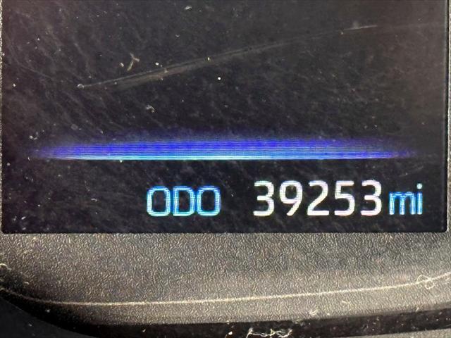 2022 Toyota Corolla LE [28]