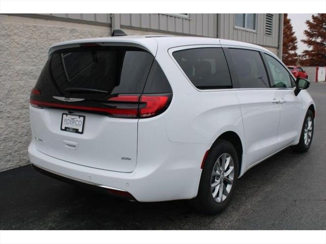 2026 Chrysler Pacifica PACIFICA SELECT AWD