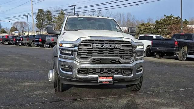 2026 RAM Ram 5500 Chassis Cab RAM 5500 TRADESMAN CHASSIS REGULAR CAB 4X4 60 CA
