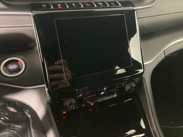 2025 Jeep Grand Cherokee GRAND CHEROKEE L ALTITUDE 4X4