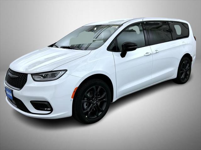 2026 Chrysler Pacifica PACIFICA SELECT AWD