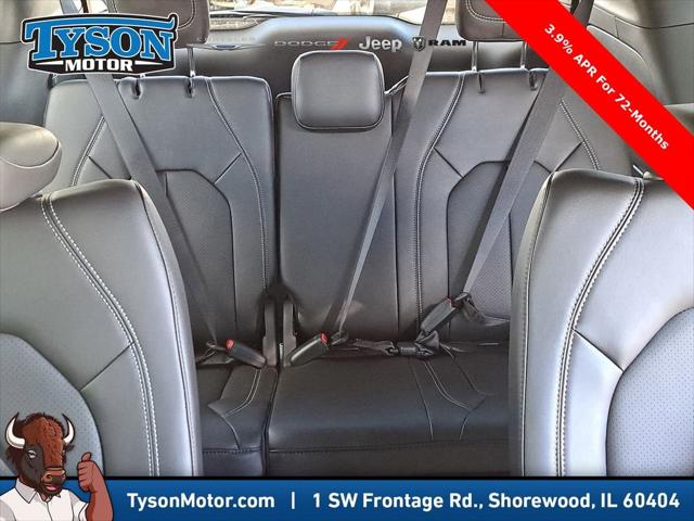 2026 Chrysler Voyager LX