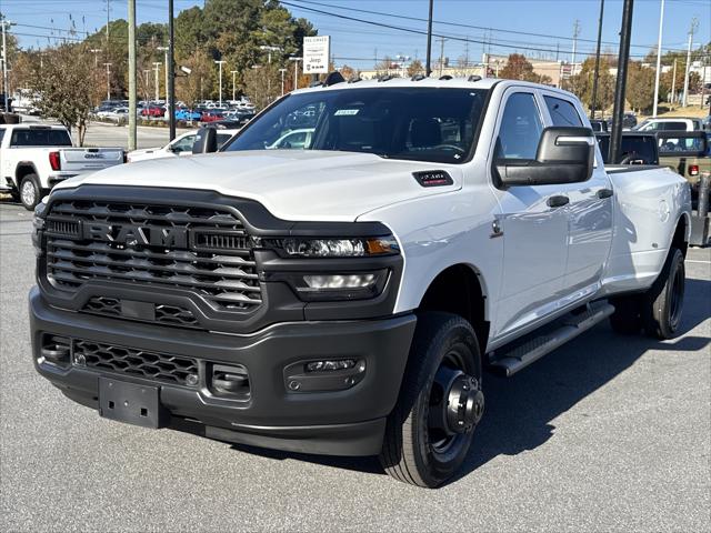2026 RAM Ram 3500 RAM 3500 TRADESMAN CREW CAB 4X4 8 BOX