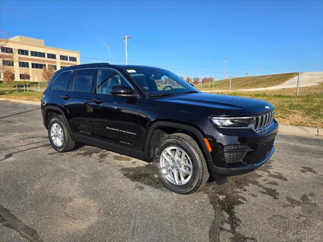 2025 Jeep Grand Cherokee GRAND CHEROKEE LAREDO X 4X4