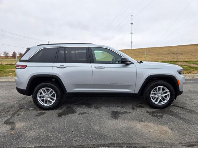2025 Jeep Grand Cherokee GRAND CHEROKEE LAREDO X 4X4